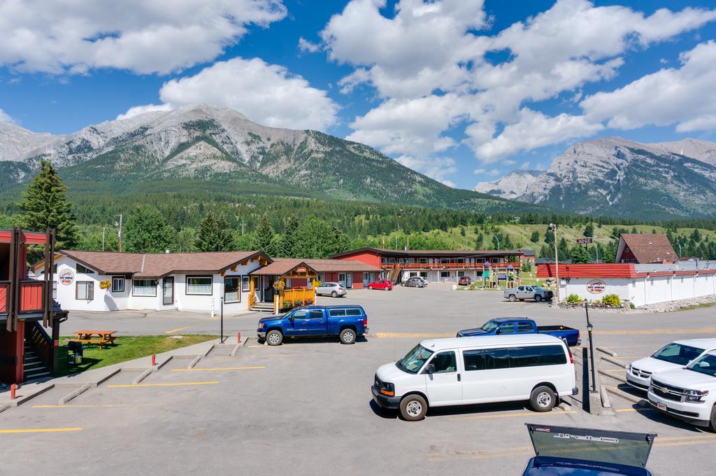 קאנמור Rocky Mountain Ski Lodge מראה חיצוני תמונה