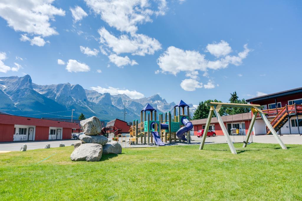 קאנמור Rocky Mountain Ski Lodge מראה חיצוני תמונה