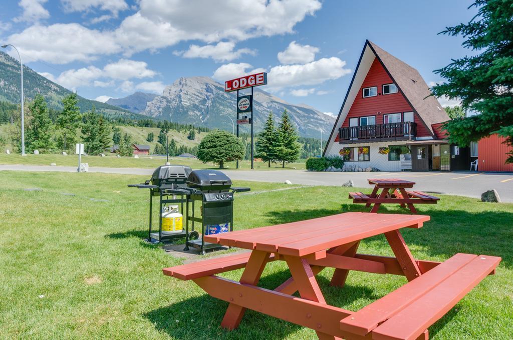 קאנמור Rocky Mountain Ski Lodge מראה חיצוני תמונה