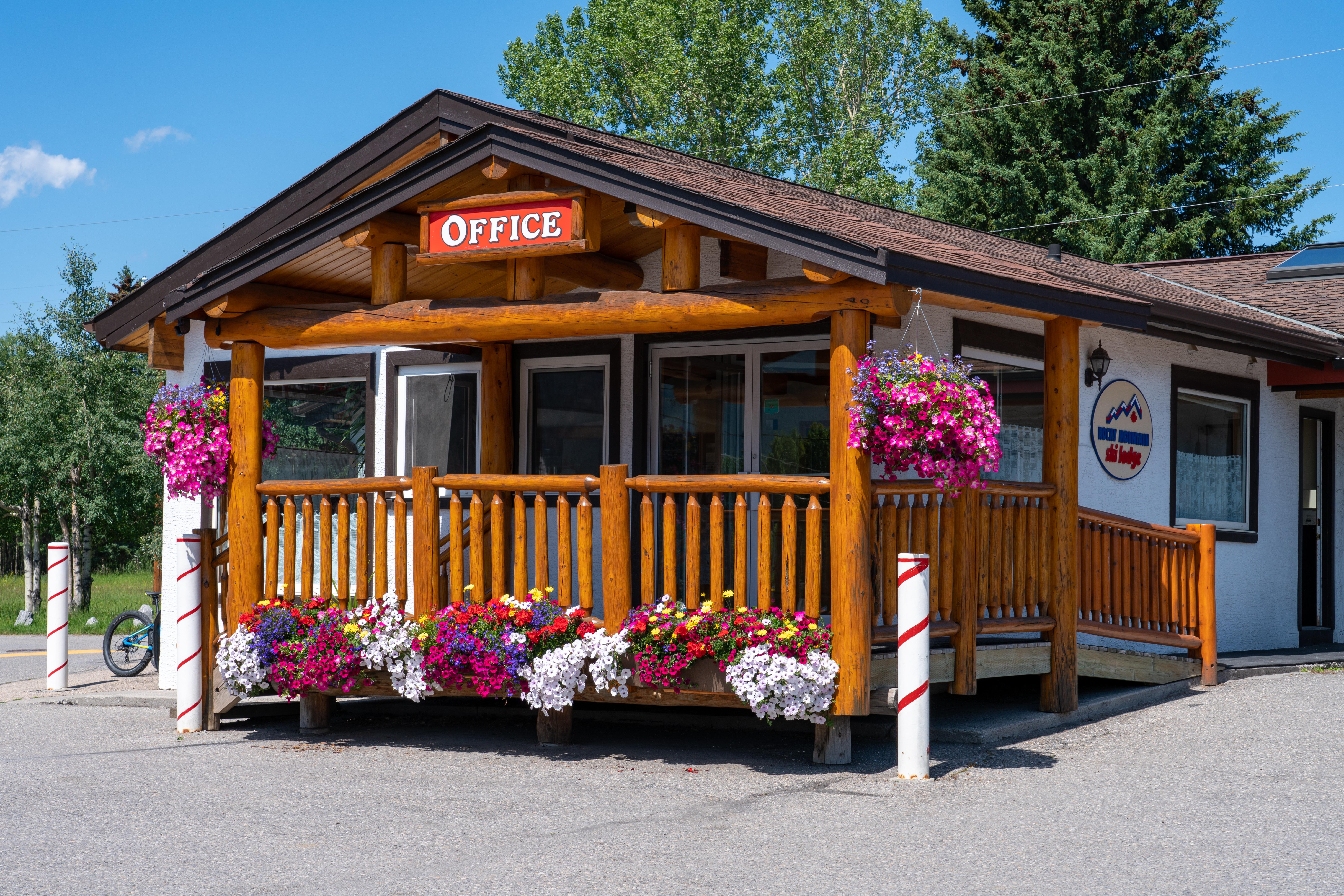 קאנמור Rocky Mountain Ski Lodge מראה חיצוני תמונה