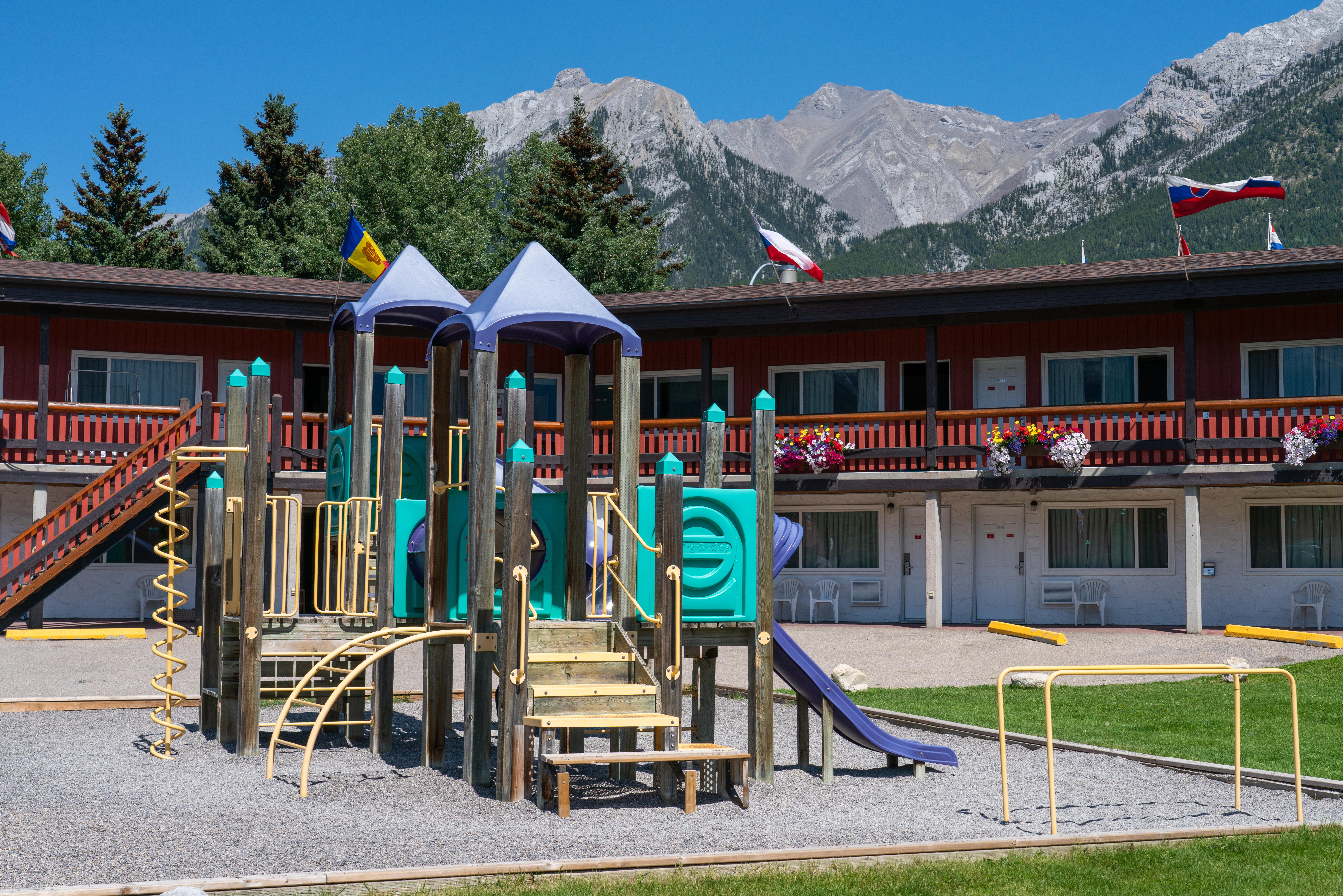 קאנמור Rocky Mountain Ski Lodge מראה חיצוני תמונה