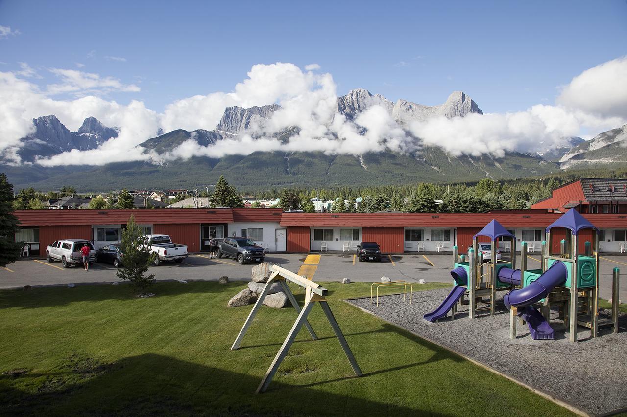 קאנמור Rocky Mountain Ski Lodge מראה חיצוני תמונה