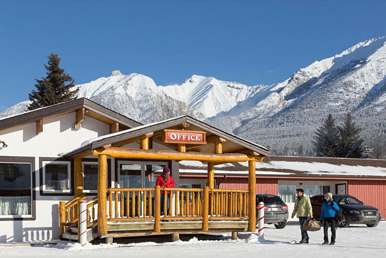 קאנמור Rocky Mountain Ski Lodge מראה חיצוני תמונה